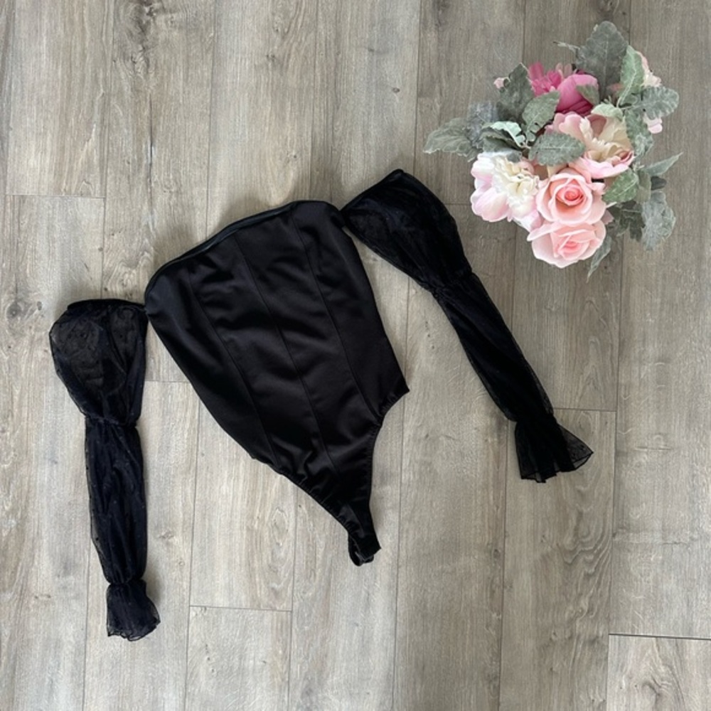 MISSGUIDED OF THE SHOULDER‎ BLACK BODYSUIT | SZ 6